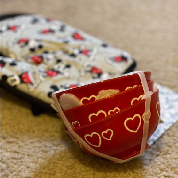 DISNEY kitchen set - Picture 2 of 2